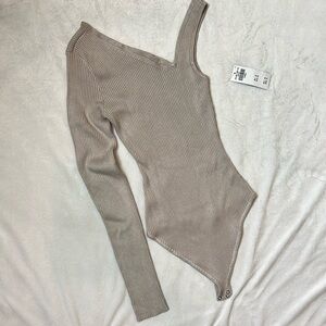 Abercrombie & Fitch One Sleeve Bodysuit